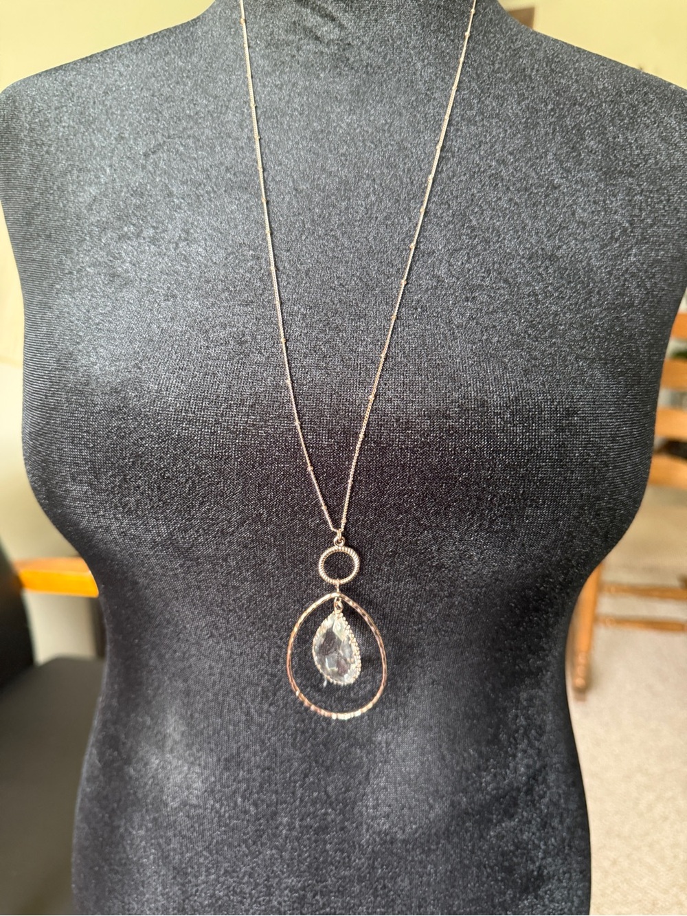 Elegant Silver-Tone Crystal Teardrop Pendant Necklace